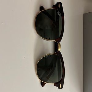 Ray-Ban Sunglasses // Clubmaster Classic